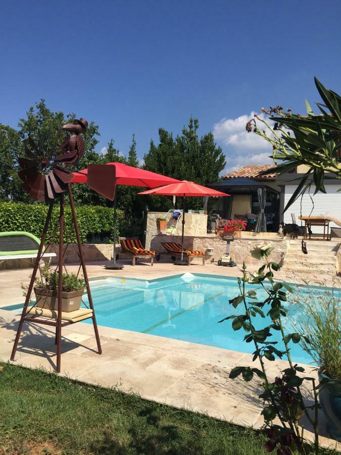 Villa LE Cabanon des hirondelles Villecroze Exterior foto